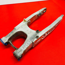 Load image into Gallery viewer, RMZ450 SWING ARM SWINGARM GENUINE OEM SUZUKI RMZ 450 (2005-2007)