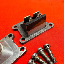 Load image into Gallery viewer, YAMAHA MX80 REEDS VALVE CAGE INTAKE MANIFOLD OEM GENUINE TY GT MX 80 (1974-1982)