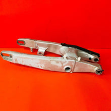 Load image into Gallery viewer, YZ400F SWING ARM SWINGARM GENUINE OEM YAMAHA WR YZ 400 F (1998-2000)