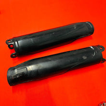 Load image into Gallery viewer, CRF250R FORK GUARDS COVERS BLACK GENUINE OEM HONDA CRF 250 R (2004-2008)