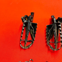 Load image into Gallery viewer, CRF250R FOOT PEGS LEFT RIGHT SPRINGS GENUINE OEM HONDA CRF 250 R (2004-2008)