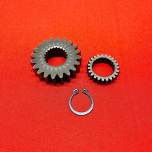 Load image into Gallery viewer, KX100 PRIMARY DRIVE GEARS CRANK CIRCLIP OEM GENUINE KAWASAKI KX 85 100 (06-13)