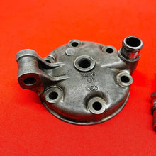 Load image into Gallery viewer, YZ250 CYLINDER HEAD CAP TOP END NEW SPARK PLUG GENUINE OEM YAMAHA YZ 250 (01-24)