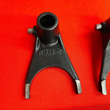 Load image into Gallery viewer, KTM200 SHIFT FORKS TRANSMISSION SHAFTS GENUINE OEM KTM 200 E XC (2001-2003)