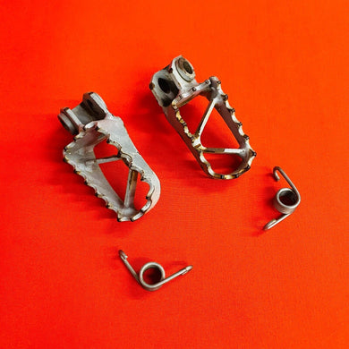 KTM50 FOOT PEGS FOOTPEGS SPRINGS OEM GENUINE KTM 50 PRO SR LC SX (2002-2008)