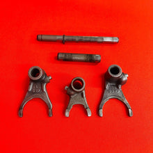 Load image into Gallery viewer, YZ80 TRANSMISSION SHIFT FORKS SHAFTS GENUINE OEM YAMAHA YZ 80 (1993-2001)