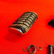 Load image into Gallery viewer, DT50 FOOT PEGS WIDE FOOTPEGS GENUINE OEM YAMAHA 1988 DT50LC DT 50 LC (1988-1990)