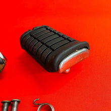 Load image into Gallery viewer, DT50 FOOT PEGS WIDE FOOTPEGS GENUINE OEM YAMAHA 1988 DT50LC DT 50 LC (1988-1990)