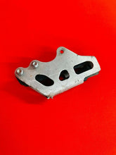 Load image into Gallery viewer, YZ250F CHAIN GUIDE REAR SLIDER OEM GENUINE YAMAHA YZ 250 F 07 08 09