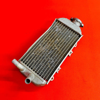 CRF150R RADIATOR RIGHT FILL SIDE CAP GENUINE OEM HONDA CRF 150 R RB (07-23)