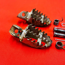 Load image into Gallery viewer, KX65 FOOTPEGS KIT FOOT PEGS RESTS GENUINE OEM KAWASAKI RM KX 65 (2002-2022)