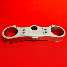 Load image into Gallery viewer, KTM250 TRIPLE CLAMP UPPER TOP 594010340 18-20 GENUINE OEM KTM 250 450 SX F SX-F