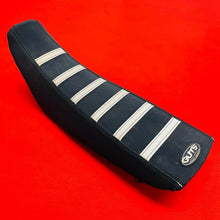 Load image into Gallery viewer, KX85 SEAT COMPLETE OEM GENUINE KAWASAKI KX 85 100 (2001-2005)