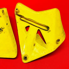 Load image into Gallery viewer, RM125 SHROUDS TANK COVERS ROCKSTAR PLASTICSGENUINE OEM SUZUKI RM 125 (2001-2008