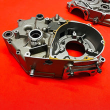 Load image into Gallery viewer, DRZ125 ENGINE CASES CRANKCASE OEM GENUINE SUZUKI DR-Z DRZ 125 L (2003-2007)