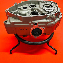 Load image into Gallery viewer, DRZ125 ENGINE CASES CRANKCASE OEM GENUINE SUZUKI DR-Z DRZ 125 L (2003-2007)