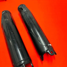 Load image into Gallery viewer, CRF250R FORK GUARDS COVERS BLACK GENUINE OEM HONDA CRF 250 R (2004-2008)