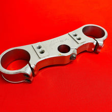 Load image into Gallery viewer, KTM250 TRIPLE CLAMP UPPER TOP 594010340 18-20 GENUINE OEM KTM 250 450 SX F SX-F