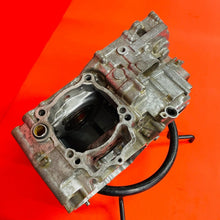 Load image into Gallery viewer, YZ400F CRANK CASE ENGINE CASES MATCHING GENUINE OEM YAMAHA WR YZ 400 F 1998-2000