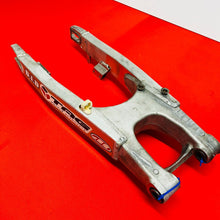 Load image into Gallery viewer, RMZ450 SWING ARM SWINGARM GENUINE OEM SUZUKI RMZ 450 (2005-2007)