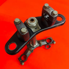 Load image into Gallery viewer, XR80 TRIPLE CLAMPS TREES ORIGINAL VINTAGE GENUINE OEM HONDA XR 80 (1979-1984)