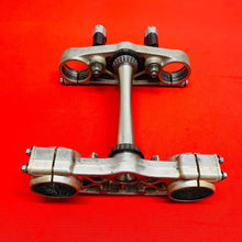 Load image into Gallery viewer, CRF450R TRIPLE CLAMPS TREES OVERSIZE BARS GENUINE OEM HONDA CRF 450 R (05-07)