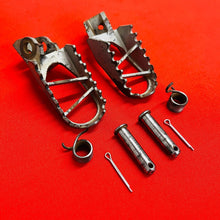 Load image into Gallery viewer, KX85 FOOTPEGS KIT FOOT PEGS RESTS OEM GENUINE KAWASAKI KX 85 100 (2001-2013)