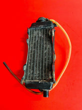 Load image into Gallery viewer, YZ125 RADIATOR RIGHT FILL SIDE AND CAP OEM GENUINE YAMAHA YZ 125 (1997-2001)
