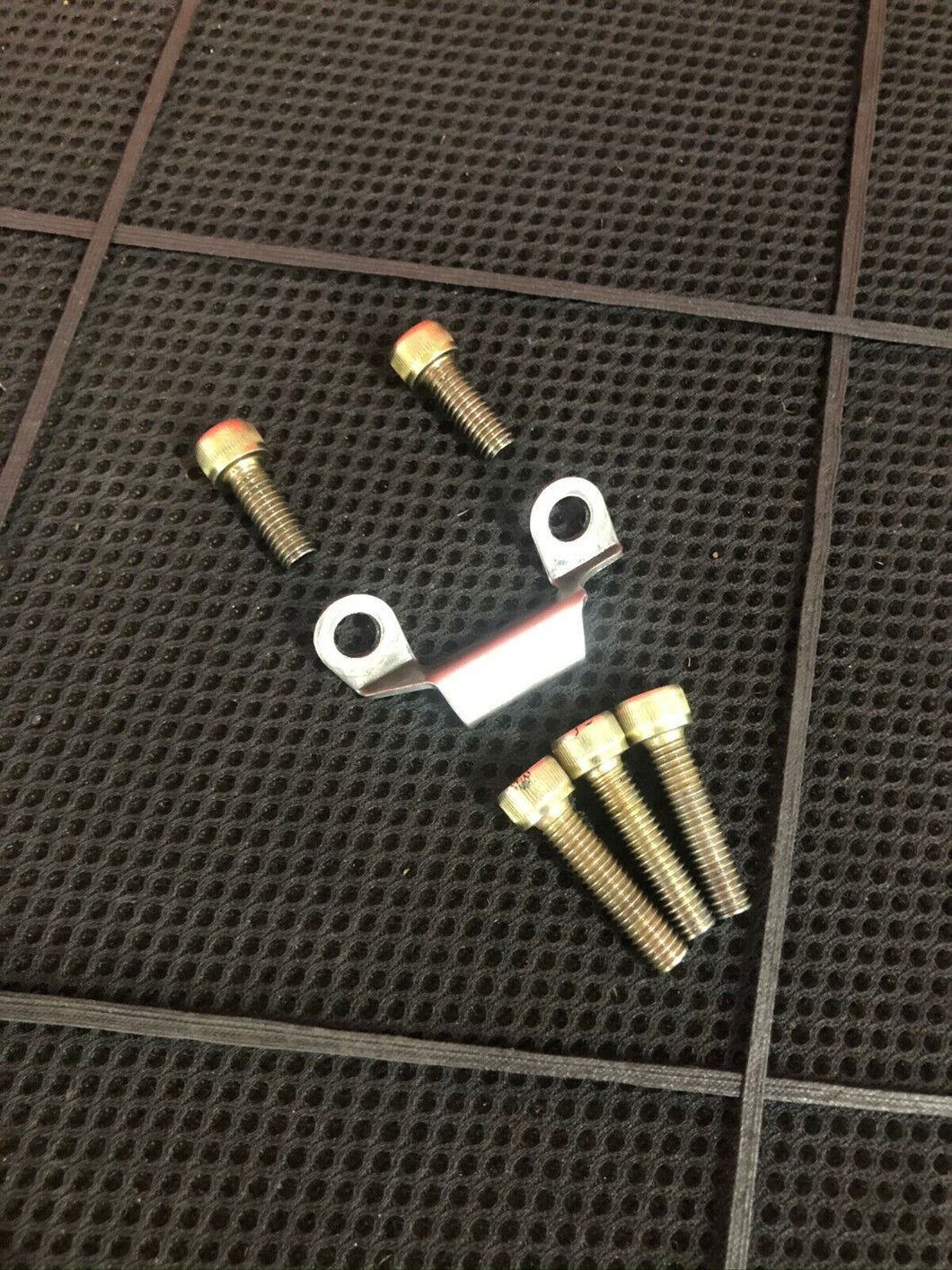 TTR50 STATOR FLY WHEEL MOUNT BOLTS CLIP ENGINE OEM GENUINE YAMAHA TTR 50 E