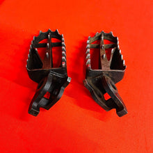 Load image into Gallery viewer, KX250F FOOT PEGS KIT SPRINGS NEW PINS GENUINE OEM KAWASAKI KX 250 F (2006-2008)