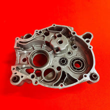 Load image into Gallery viewer, TTR90 ENGINE CASE LEFT SIDE CRANKCASE GENUINE OEM YAMAHA TTR 90 E