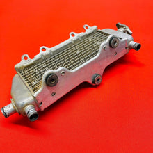 Load image into Gallery viewer, YZ250 RADIATOR RIGHT FILL SIDE WITH CAP GENUINE OEM YAMAHA YZ 250 (2002-2005)