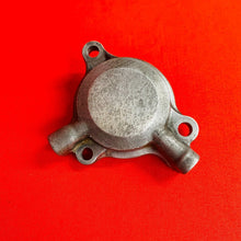 Load image into Gallery viewer, YZ250F OIL FILTER COVER LID GENUINE OEM YAMAHA WR YZ 250 F (2001 - 2005)