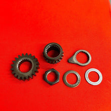 Load image into Gallery viewer, XR250 PRIMARY DRIVE CRANK GEARS GENUINE OEM HONDA XR 250 R (1984-1989)