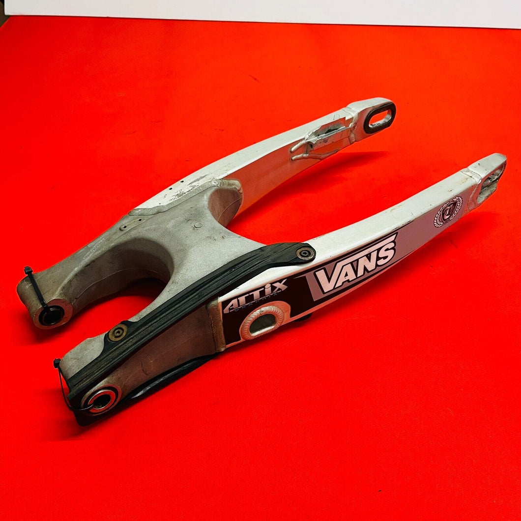 YZ250 SWING ARM SWINGARM GENUINE OEM YAMAHA YZ 250 (2002-2004)