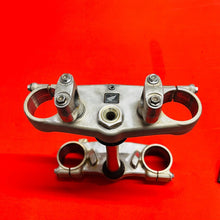 Load image into Gallery viewer, CRF250R TRIPLE CLAMPS TREES GENUINE OEM HONDA CRF 250 R (05-07)