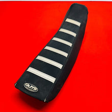 Load image into Gallery viewer, KX85 SEAT COMPLETE OEM GENUINE KAWASAKI KX 85 100 (2001-2005)