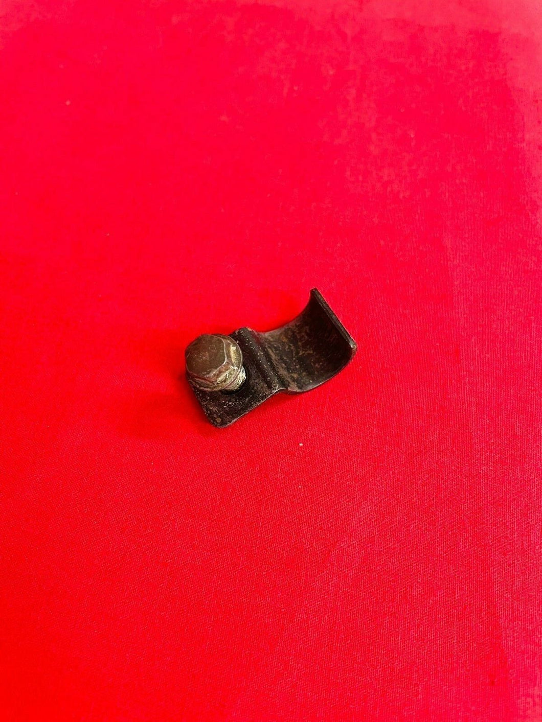 YZ80 YZ85 BRAKE LINE CLAMP FRONT UNDER FORK MOUNT OEM GENUINE YAMAHA YZ 80 85