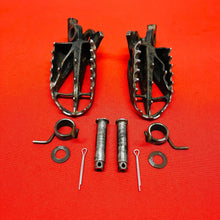 Load image into Gallery viewer, CRF450R FOOTPEGS KIT FOOT PEGS RESTS GENUINE OEM HONDA CRF 450 R (2004-2008)