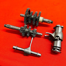Load image into Gallery viewer, YAMAHA MX80 TRANSMSSION COMPLETE GEAR BOX OEM GENUINE TY GT MX 80 (1974-1982)