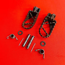 Load image into Gallery viewer, KTM200 FOOTPEGS KIT FOOT PEGS RESTS GENUINE OEM KTM 200 E XC (2001-2016)