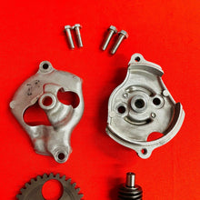 Load image into Gallery viewer, XR75 OIL PUMP COMPLETE GENUINE OEM HONDA XR 75 (73-79)