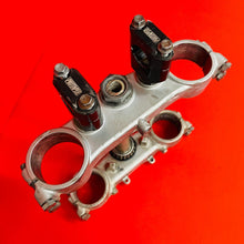 Load image into Gallery viewer, KX250 TRIPLE CLAMPS TREES PRO TAPER 1 1/8&quot; GENUINE OEM KAWASAKI KX 250 (94-95)