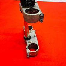 Load image into Gallery viewer, CRF450R TRIPLE CLAMPS TREES OVERSIZE BARS GENUINE OEM HONDA CRF 450 R (05-07)