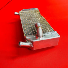 Load image into Gallery viewer, CRF250R RADIATOR GP1 PERFORMANCE LEFT NON-FILL SIDE HONDA CRF 250 R (2004-2005)