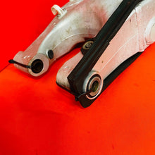 Load image into Gallery viewer, YZ400F SWING ARM SWINGARM GENUINE OEM YAMAHA WR YZ 400 F (1998-2000)