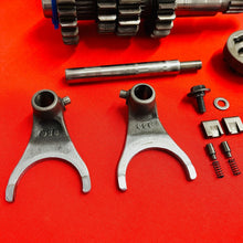 Load image into Gallery viewer, RMZ450 TRANSMISSION COMPLETE GEAR BOX GENUINE OEM SUZUKI RMZ 450 (2005-2007)