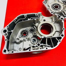 Load image into Gallery viewer, DRZ125 ENGINE CASES MATCHING CRANKCASE OEM GENUINE SUZUKI DR-Z DRZ 125 L (03-07)