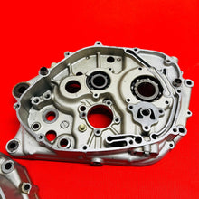 Load image into Gallery viewer, DRZ125 ENGINE CASES MATCHING CRANKCASE OEM GENUINE SUZUKI DR-Z DRZ 125 L (03-07)