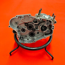 Load image into Gallery viewer, KX100 ENGINE CASES MATCHING CRANK CASE OEM GENUINE KAWASAKI KX 85 100 (2006-2013
